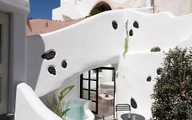 Niso Cave Suites