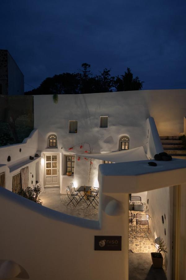 Niso Cave Suites Megalochori  Exterior photo
