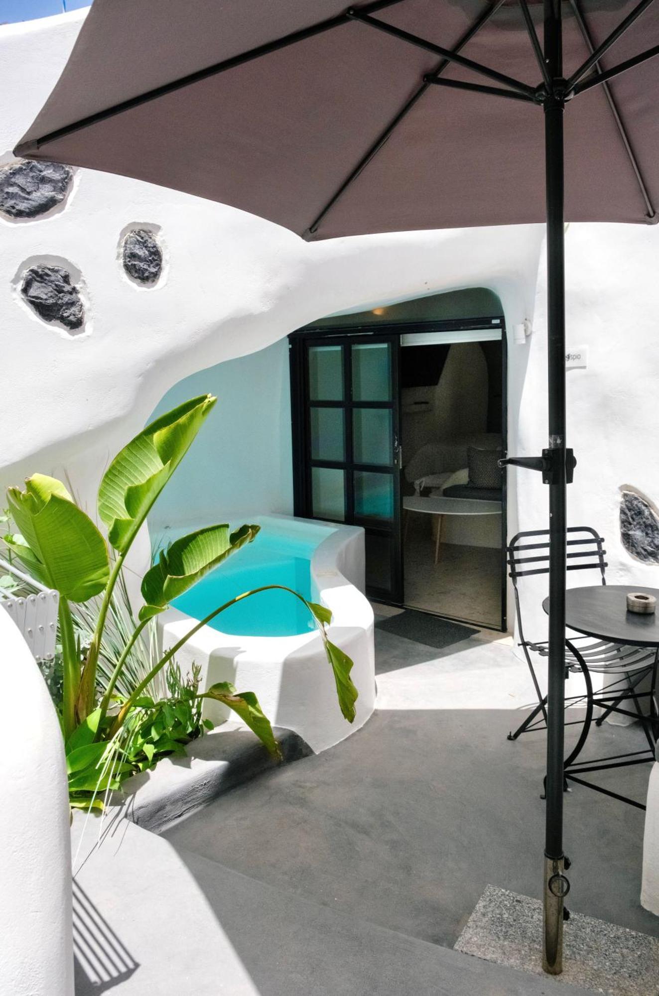 Niso Cave Suites Megalochori  Exterior photo